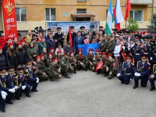 В Уфе для двух ветеранов организовали персональный концерт и парад