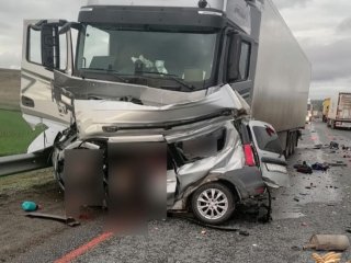 В Башкирии три человека погибли в ДТП с грузовиком