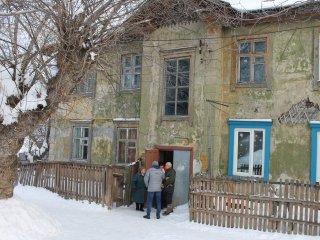 Активисты хотят расселить аварийный дом в Уфе