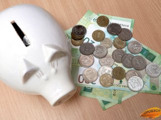 Банки установили комиссии за денежные переводы по номеру телефона, в Госдуме не согласны