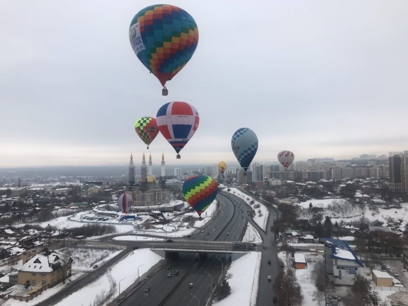 В Уфе одновременно поднялись в воздух 14 аэростатов В Уфе одновременно поднялись в воздух 14 аэростатов