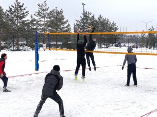 Четыре волейболиста из системы «Урала» поехали на чемпионат Европы по волейболу на снегу