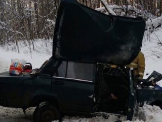 На глазах у 7-летней дочери погибли молодые родители из Башкирии