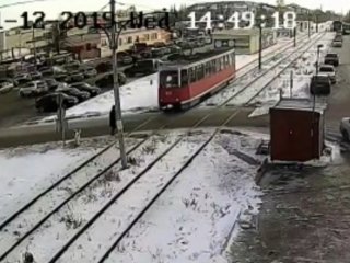 «Он не может ничего сказать»: близкие сбитого трамваем парня в Башкирии рассказали о его состоянии