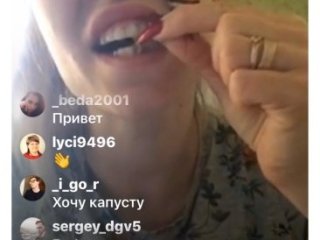 Съел таракана - получил хайп: прямой эфир с провокацией прошел у блогера Дениса Путилина