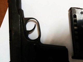 В Уфе мужчина пытался пронести пистолет в суд