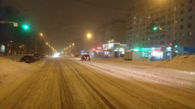В Уфе водитель сбил на пешеходном переходе двух школьников В Уфе водитель сбил на пешеходном переходе двух школьников