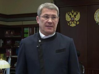 В правительстве Башкирии все больше носят одежду с этническими мотивами 