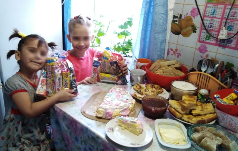 «Как так можно с детьми»: близкие женщины из Башкирии, напавшей на дочерей, рассказали свою версию произошедшего «Как так можно с детьми»: близкие женщины из Башкирии, напавшей на дочерей, рассказали свою версию произошедшего