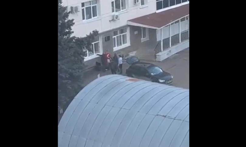 Минздрав Башкирии назвал видео с лезущими через окно врачами РКБ постановкой Минздрав Башкирии назвал видео с лезущими через окно врачами РКБ постановкой