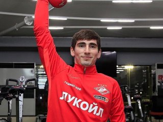 Полузащитник «Спартака» Бакаев заразился коронавирусом. Зобнин переболел на самоизоляции