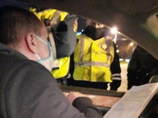 «Привлечем за коронавирус»: уфимцы не успели спасти умирающего отца из-за задержавших их на час полицейских
