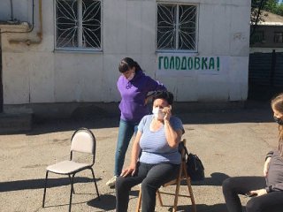 «Наш дом уже не спасти»: в Уфе жильцы девятиэтажки объявили голодовку из-за строительства высотки