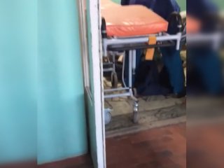 «Очень страшно»: в районной больнице Башкирии уронили с высоты пациента (ВИДЕО)