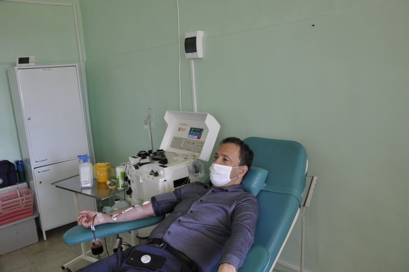 В Башкирии переболевший коронавирусом чиновник сдал свою плазму В Башкирии переболевший коронавирусом чиновник сдал свою плазму
