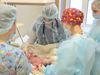 В Башкирии врачи спасли маму и ее недоношенного младенца