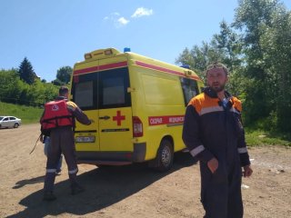В Уфе спасатели вытащили из реки пожилую женщину
