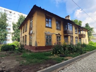 «Боимся остаться под завалами»: уфимцы вынуждены жить в ветхом доме, который может рухнуть в любой момент