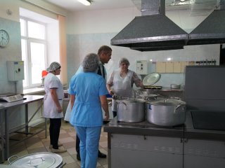 «Это возможно»: глава Башкирии рассказал о бесплатном питании в школе с этого года