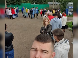 «Люди разворачиваются»: в одном из городов Башкирии очередь в больницу растянулась на несколько метров