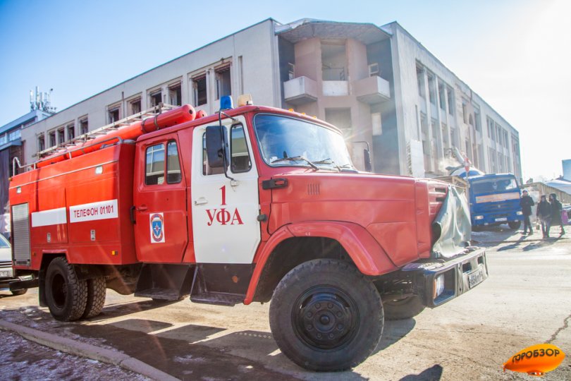 В Уфе эвакуировали посетителей и сотрудников двух торговых центров В Уфе эвакуировали посетителей и сотрудников двух торговых центров