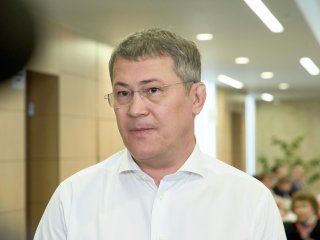 Радий Хабиров поздравил учителей с праздником