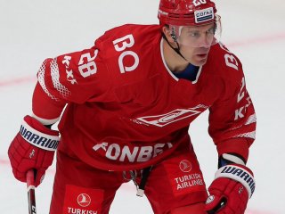 Андрей Зубарев – о закрытом хоккее с «Салаватом»: «Виню условия льда, как по рельсам едешь»