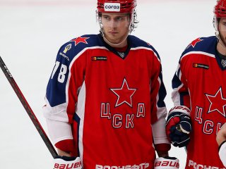 Форвард ЦСКА Максим Шалунов оштрафован за удар клюшкой Жаркова
