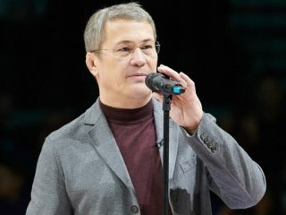 Радий Хабиров присутствует на матче «Салават Юлаев» – «Спартак»