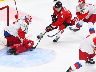 Андрей Николишин: «Не понимаю, почему у Аскарова клюшка выпадала. Паника в чистом виде»