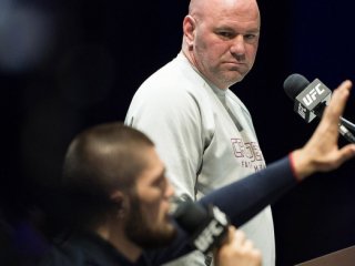 Появилось видео, как глава UFC Уайт уговаривает Хабиба возобновить карьеру