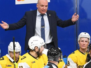 Разин выложил видео спорных судейских решений в матче с «Салаватом»