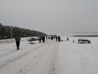 Скончалась 17-летняя девушка после аварии с двумя автобусами в Башкирии