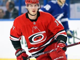Свечников – автор первого гола среди россиян в новом сезоне НХЛ