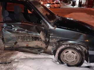 В Уфе в ДТП с такси пострадала 17-летняя девушка