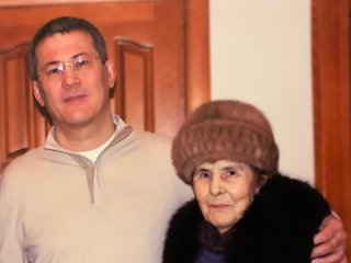 Глава Башкирии рассказал о своей покойной маме