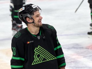 Науменков разбил лицо клюшкой игроку рижского «Динамо» (ВИДЕО)