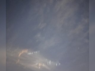 Жителей пригорода Уфы испугали столбы света в небе