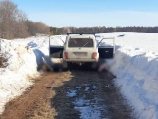 На опушке леса в Башкирии нашли тела двоих супругов