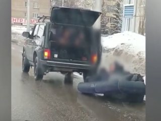 В башкирском Стерлитамаке оштрафовали водителя за аттракцион на матрасе (ВИДЕО)