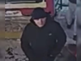 В Уфе полиция разыскивает молодого мужчину, подозреваемого в нападении с ножом