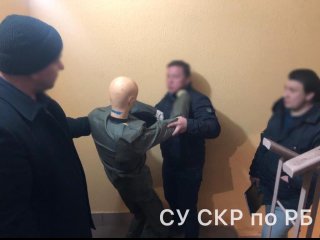 Над женщиной из Уфы надругался неизвестный прямо в подъезде