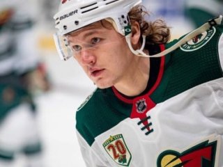 Капризов подрался с Уайтклаудом и разбил ему нос в матче с «Вегасом» (ВИДЕО)