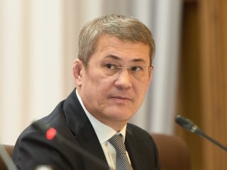 Радий Хабиров поручил чиновникам агитировать население к вакцинации