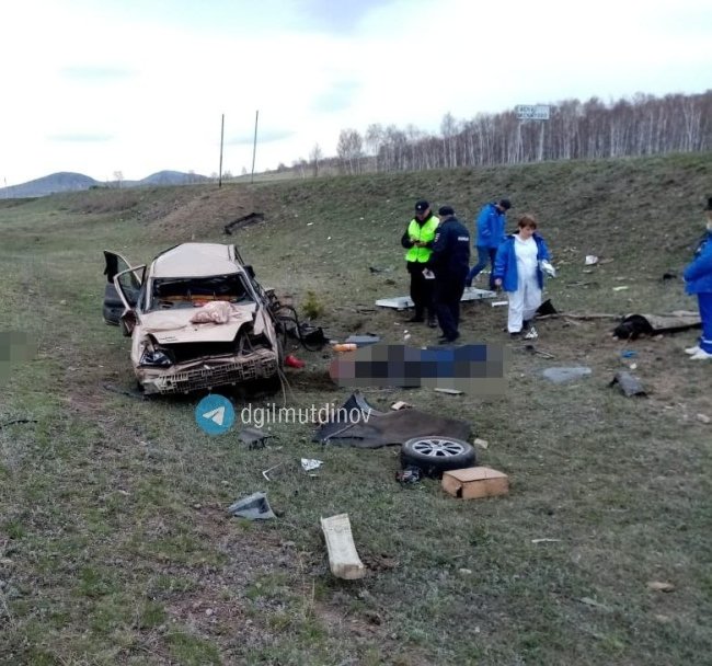 В Башкирии трое мужчин скончались в страшной аварии В Башкирии трое мужчин скончались в страшной аварии