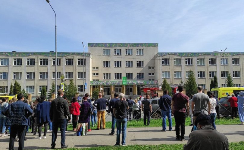 В Казани после стрельбы в школе известно об 11-13 погибших В Казани после стрельбы в школе известно об 11-13 погибших