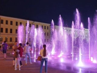 В Уфе в тестовом режиме запустили фонтан на Советской площади