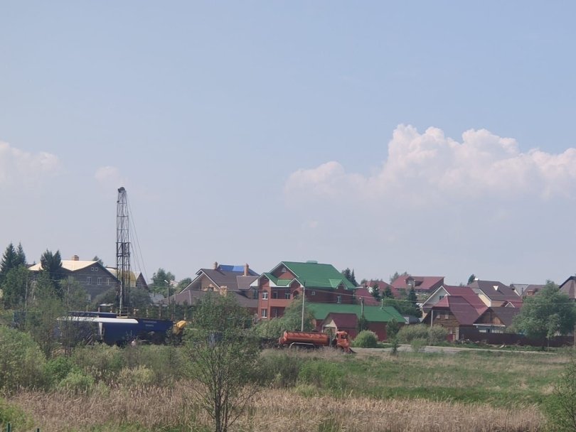 Житель Башкирии рассказал, что по ночам возле его дома добывают нефть
Житель Башкирии рассказал, что по ночам возле его дома добывают нефть