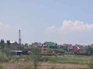 Житель Башкирии рассказал, что по ночам возле его дома добывают нефть
