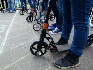 На главных улицах Уфы ограничат скорость электросамокатов
